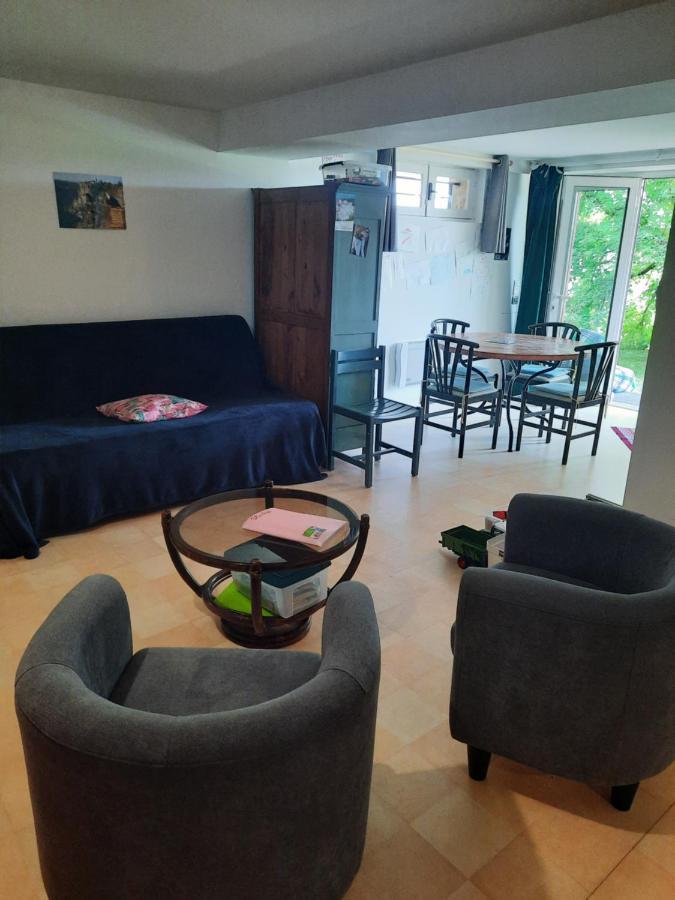 Les Coteaux De Planeze, Chambre Pour 2, 3 Ou Famille Nombreuse 2 Adultes 5 Enfants Et Jeunes Belmont-Bretenoux Exterior photo